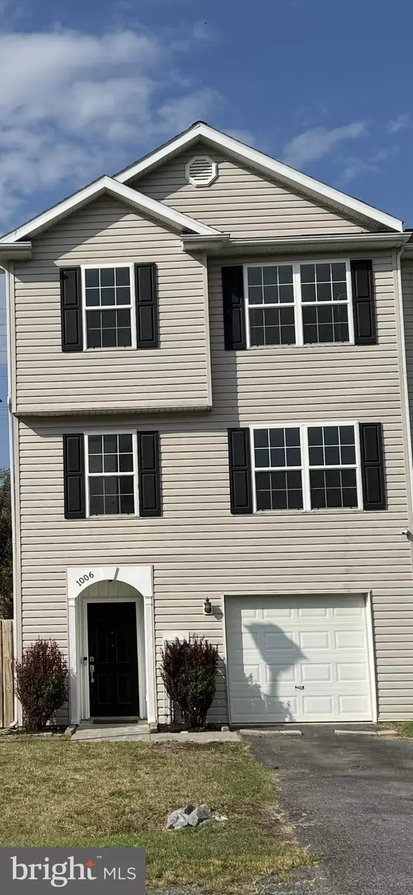 1006 AZTEC DR, Martinsburg, WV 25405
