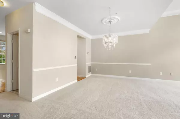 Gaithersburg, MD 20878,449 LEANING OAK ST