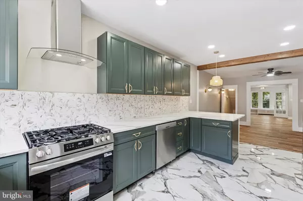 Philadelphia, PA 19131,5717 WOODCREST AVE