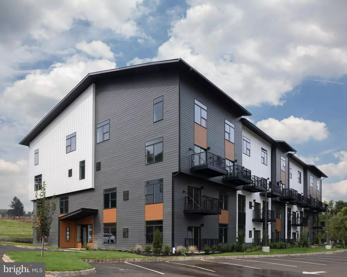 Emmaus, PA 18049,300 FURNACE ST #107