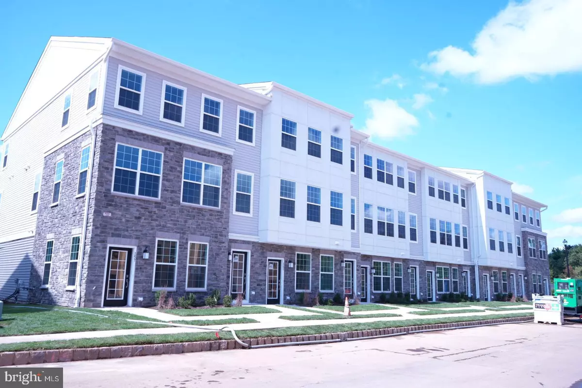 Pennington, NJ 08534,123 STOUTSBURG BLVD #123