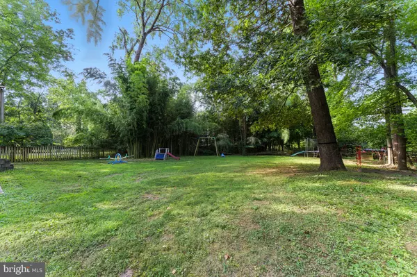 Vienna, VA 22180,920 COTTAGE ST SW