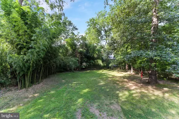 Vienna, VA 22180,920 COTTAGE ST SW