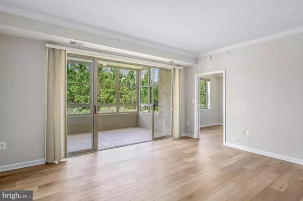 Leesburg, VA 20176,19350 MAGNOLIA GROVE SQ #303