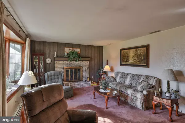 Bethlehem, PA 18017,1451 WYNNEWOOD DR