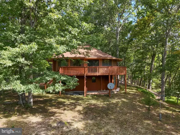 Paw Paw, WV 25434,341 WHITE OAK TRL