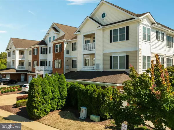 Haymarket, VA 20169,15221 ROYAL CREST DR #207