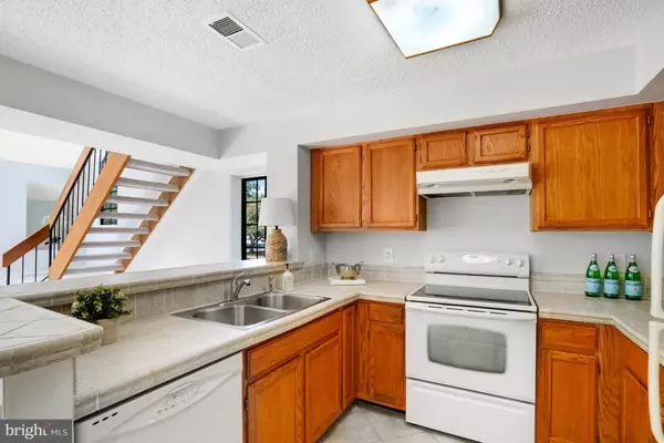 Alexandria, VA 22310,6022-B CURTIER DR #B