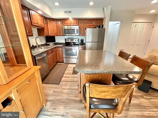 Sicklerville, NJ 08081,1807 WALDON CT