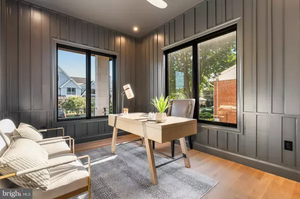 Arlington, VA 22207,6301 31ST ST N