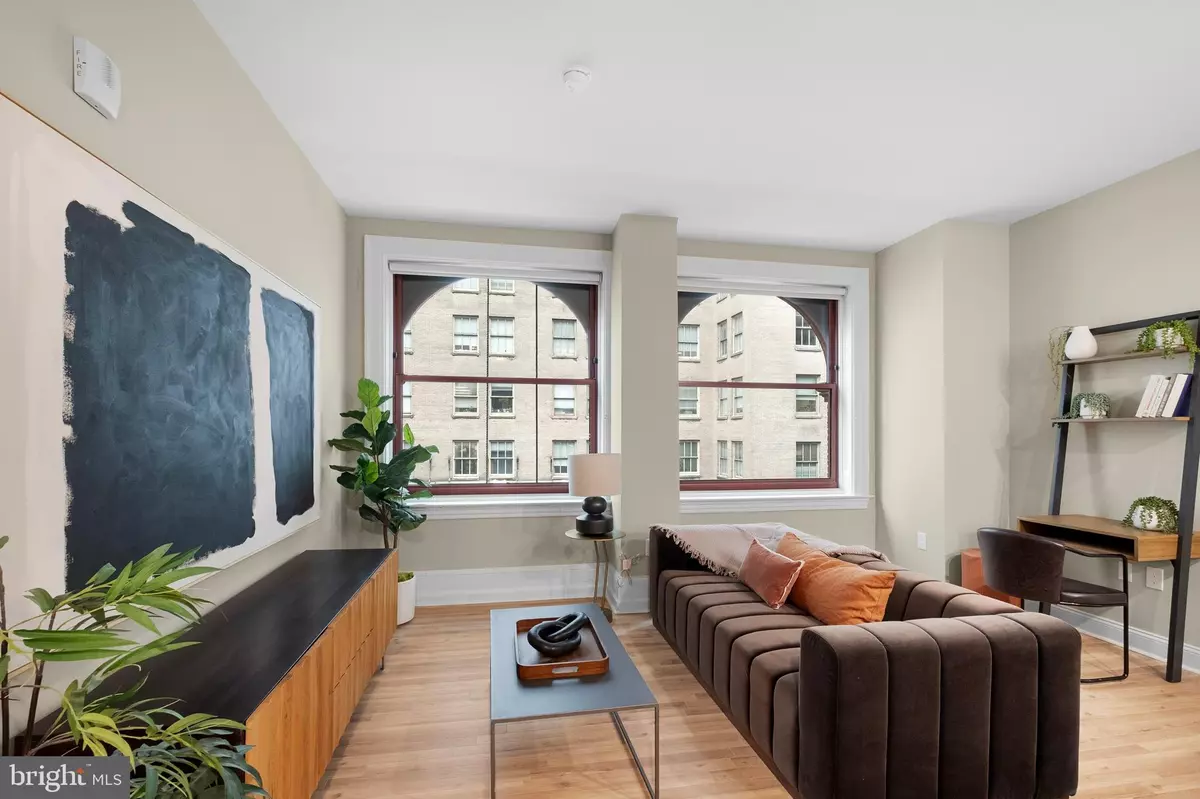 Philadelphia, PA 19102,1420-22 CHESTNUT ST #202