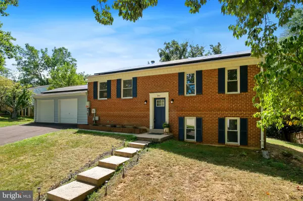 3 WOODSEND PL, Potomac, MD 20854