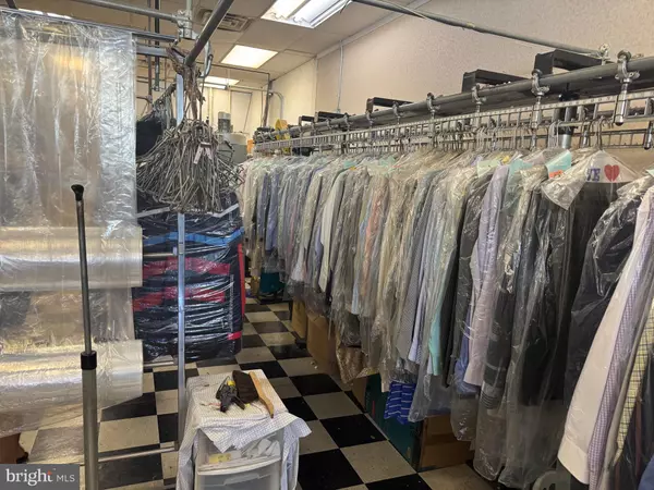 Fairless Hills, PA 19030,198 LINCOLN HWY