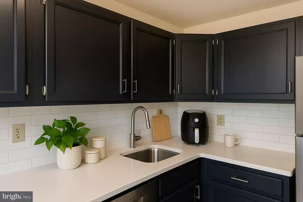 1218 PERRY ST NE #202, Washington, DC 20017