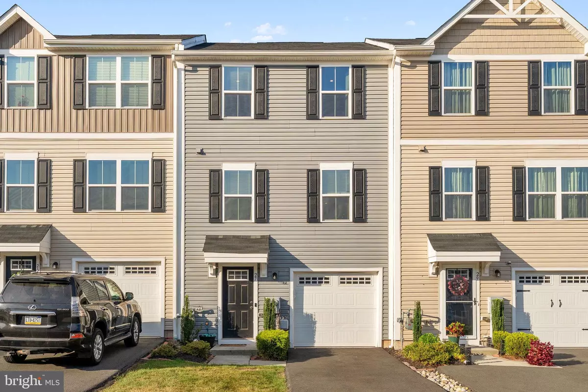 Gilbertsville, PA 19525,27 FOXWOOD DR