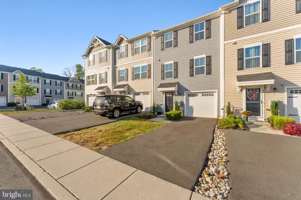 Gilbertsville, PA 19525,27 FOXWOOD DR