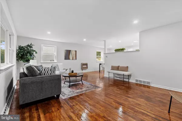 Harrisburg, PA 17109,210 EASTWOOD DR