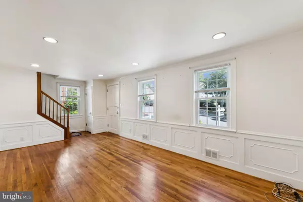 Arlington, VA 22205,954 N LONGFELLOW ST