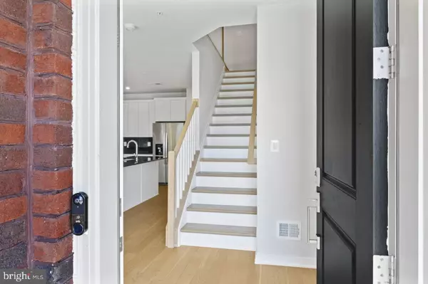 Ashburn, VA 20148,22328 ROANOKE RISE TER