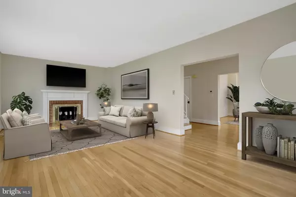 Oxon Hill, MD 20745,7906 ESTHER DR