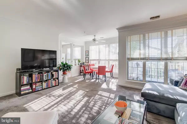 Alexandria, VA 22302,1919 KENWOOD AVE #304