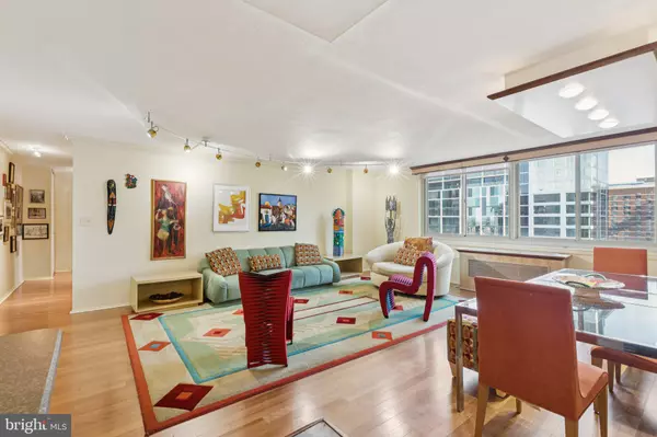 Philadelphia, PA 19103,1919 CHESTNUT ST #2601