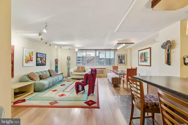 Philadelphia, PA 19103,1919 CHESTNUT ST #2601