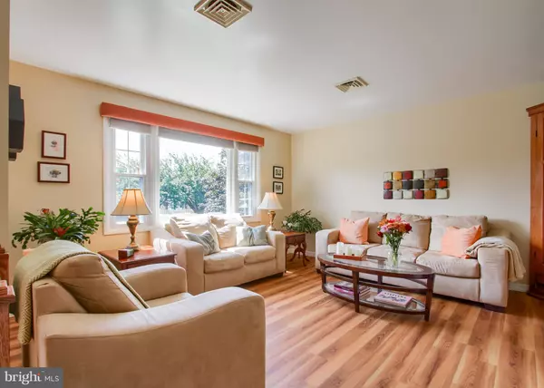 Mechanicsburg, PA 17055,118 HOLLY DR
