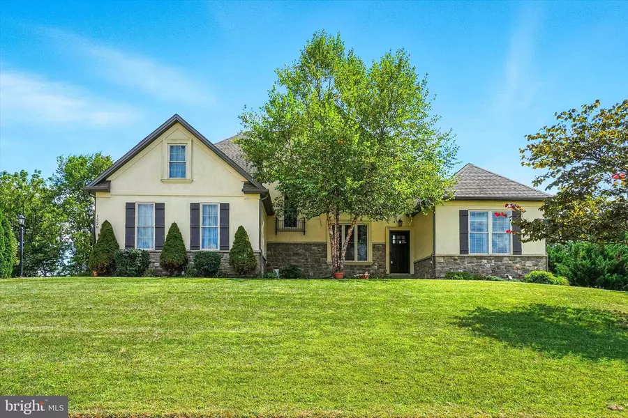 1520 WINSFORD LN, York, PA 17404