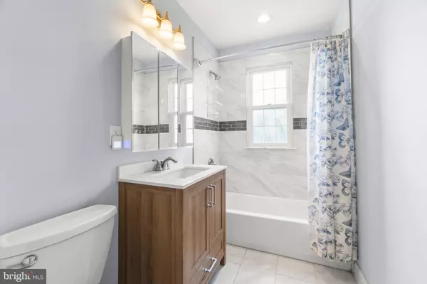 Bellmawr, NJ 08031,40 E CHESTNUT AVE