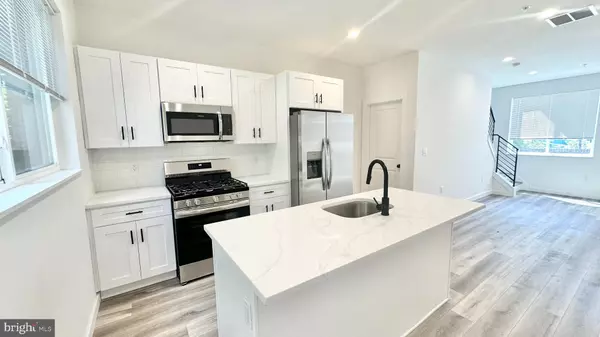 Philadelphia, PA 19146,3209 LATONA ST