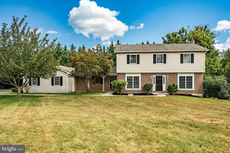 16 LONG DR, Downingtown, PA 19335