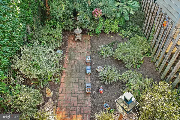 Annapolis, MD 21401,237 HANOVER ST