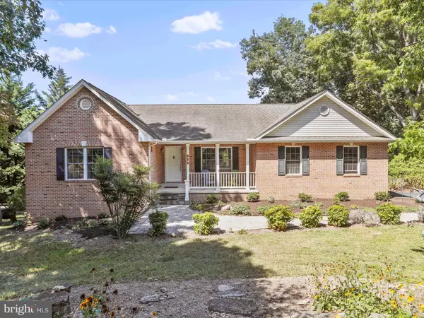 Hedgesville, WV 25427,671 N RIDGE RD N