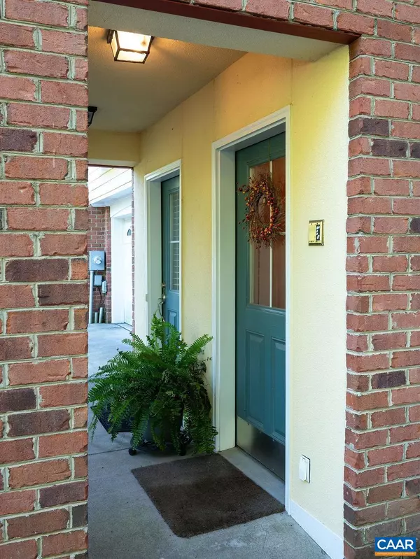 Charlottesville, VA 22903,727 CAIRN HEIGHTS CT