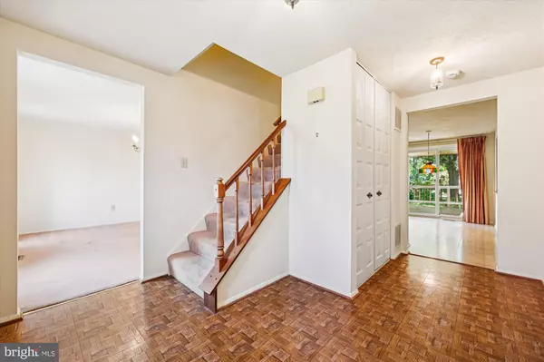 Derwood, MD 20855,17217 BERCLAIR TER