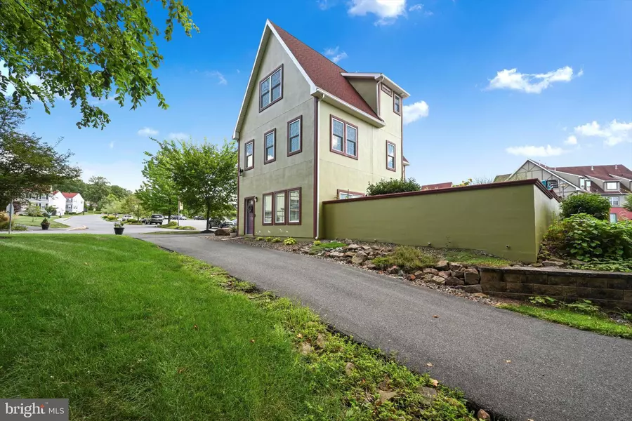 2 BISSENDEN WAY, Reinholds, PA 17569