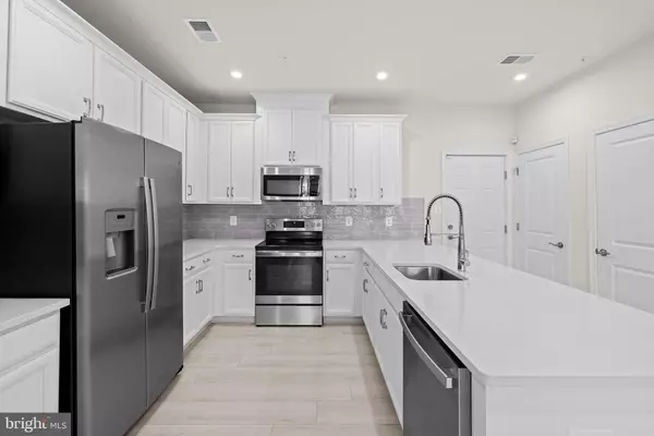 Lanham, MD 20706,10535 JOHN GLENN ST