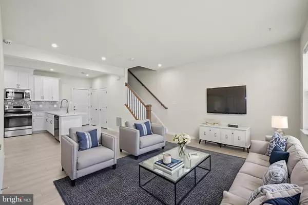 Lanham, MD 20706,10535 JOHN GLENN ST