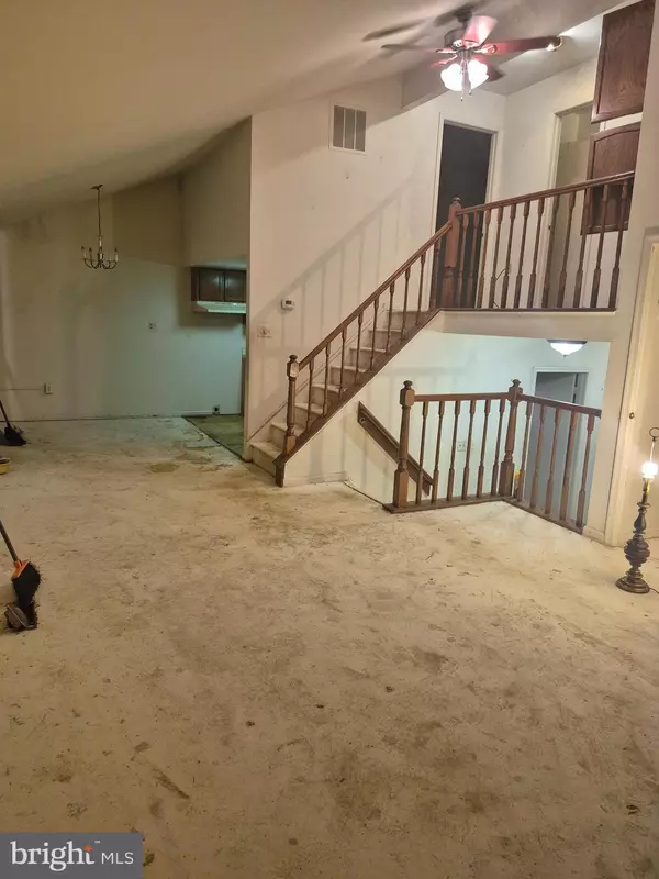 Clinton, MD 20735,9203 FOXCROFT AVE