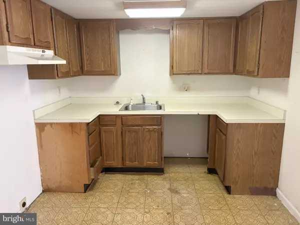 Clinton, MD 20735,9203 FOXCROFT AVE