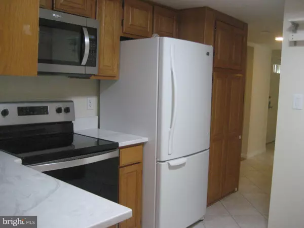 Vienna, VA 22180,1002 MOORE PL SW