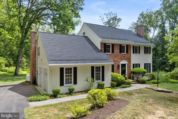 12 POOR FARM RD, Pennington, NJ 08534