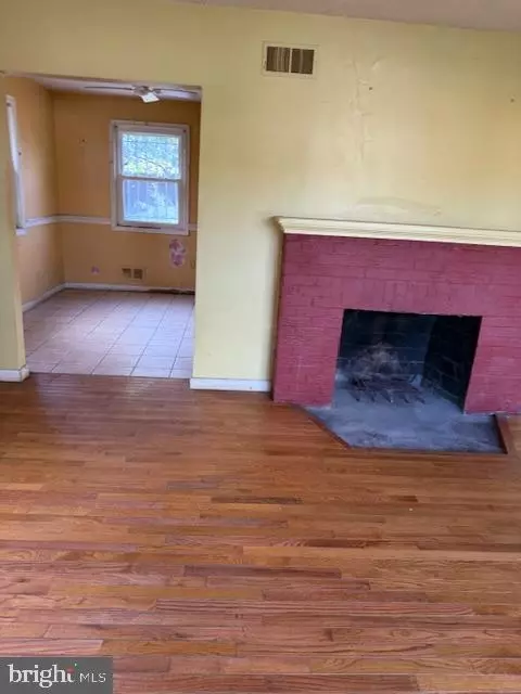 Capitol Heights, MD 20743,6902 ADEL ST