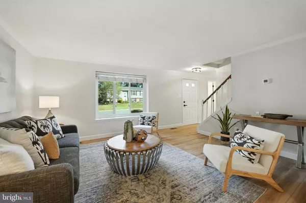 Herndon, VA 20171,12817 FRAMINGHAM CT