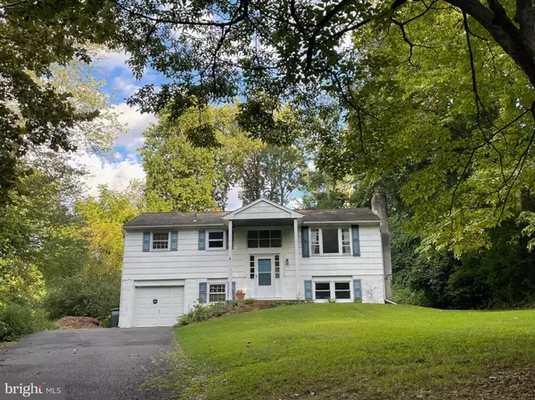 1555 FIELDWOOD RD, Southampton, PA 18966