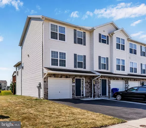 Fayetteville, PA 17222,3578 PINECREST COURT #16