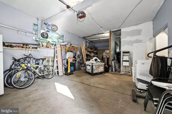 Capitol Heights, MD 20743,5809 BURGUNDY ST