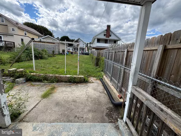 Mount Carmel, PA 17851,6 S SPRUCE ST