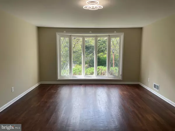 Silver Spring, MD 20904,13409 DONCASTER LN